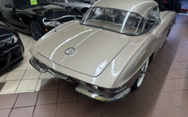 Chevrolet-Corvette-1961-10
