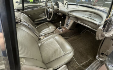 Chevrolet-Corvette-1961-17