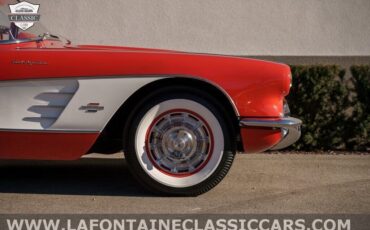 Chevrolet-Corvette-1961-18