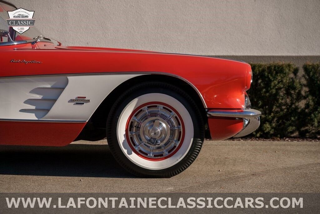 Chevrolet-Corvette-1961-18