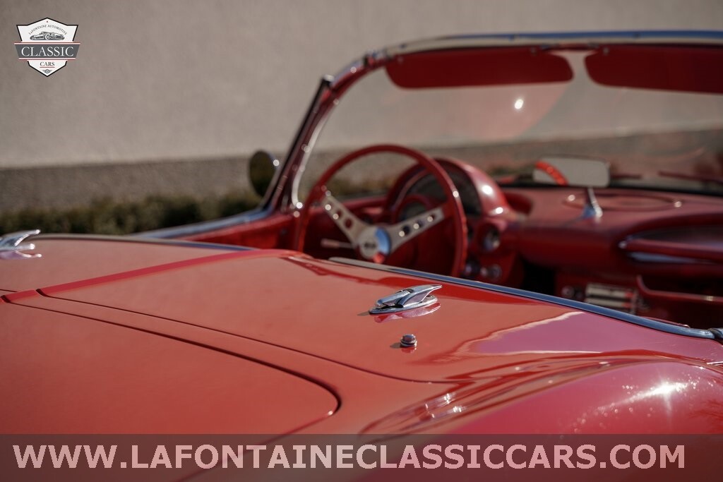 Chevrolet-Corvette-1961-22
