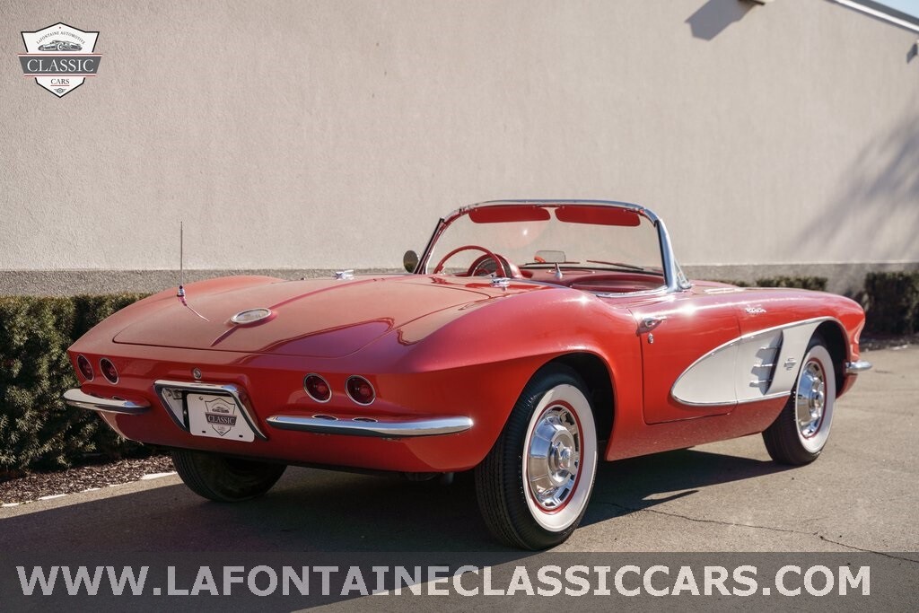 Chevrolet-Corvette-1961-25