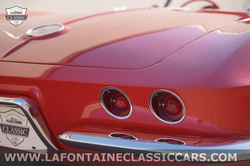 Chevrolet-Corvette-1961-28