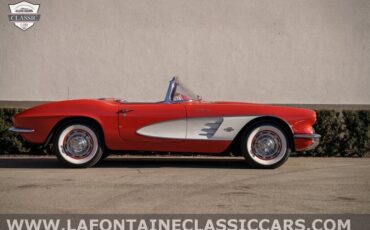 Chevrolet-Corvette-1961-32