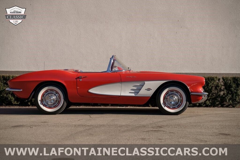 Chevrolet-Corvette-1961-32