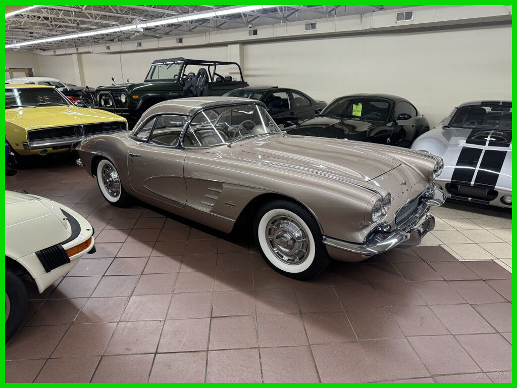 Chevrolet-Corvette-1961