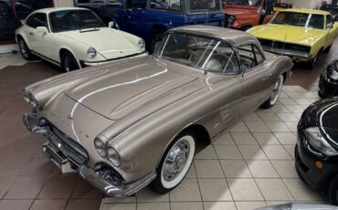 Chevrolet-Corvette-1961-5