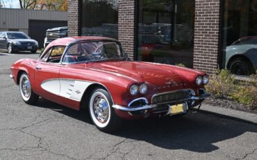 Chevrolet-Corvette-1961-Convertible-10