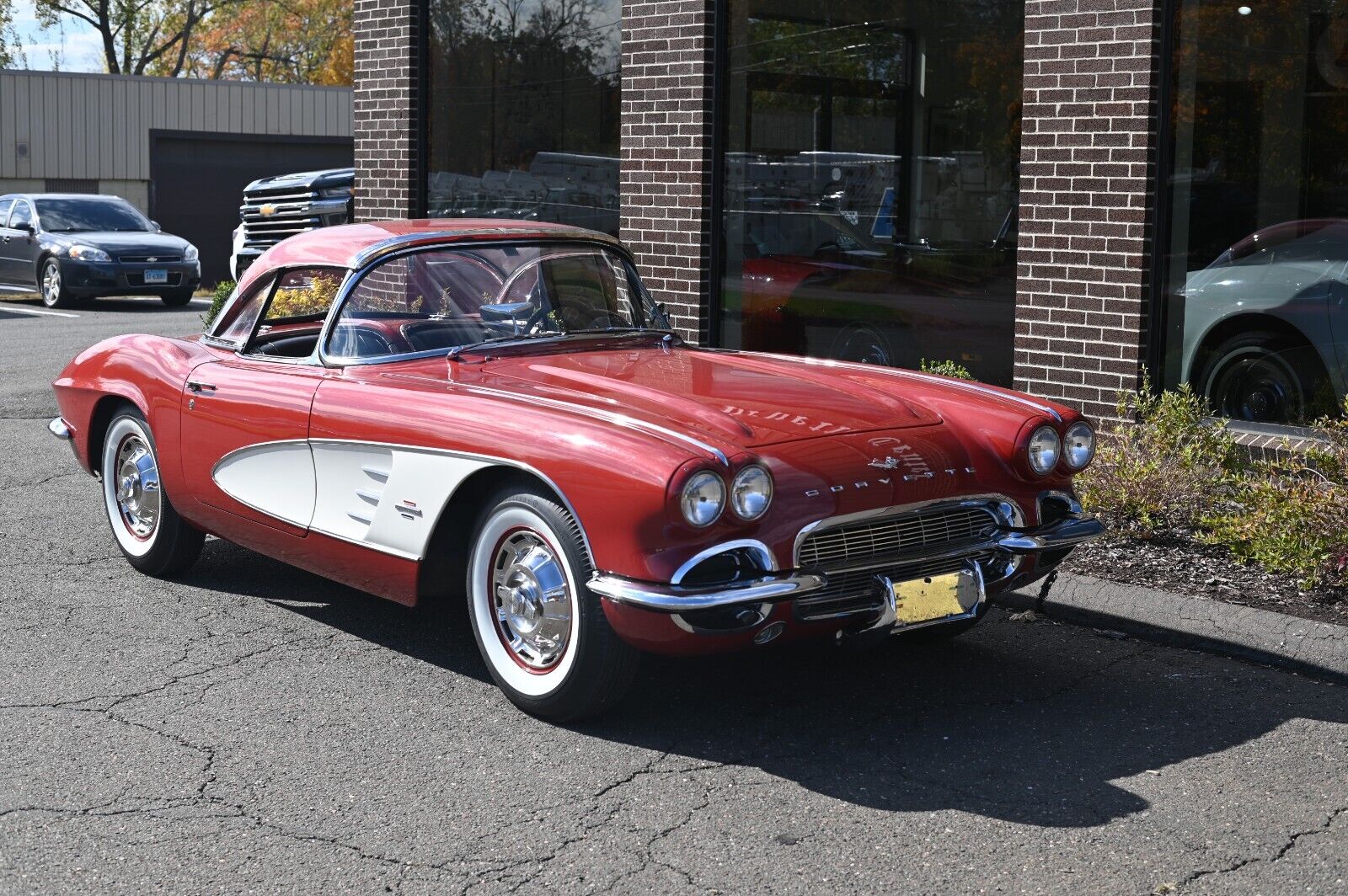 Chevrolet-Corvette-1961-Convertible-10