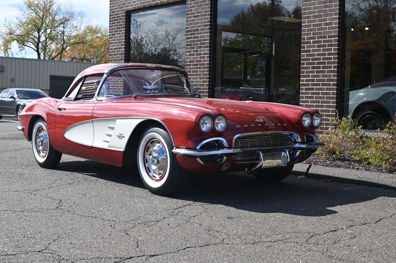 Chevrolet-Corvette-1961-Convertible-11