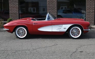 Chevrolet-Corvette-1961-Convertible-17