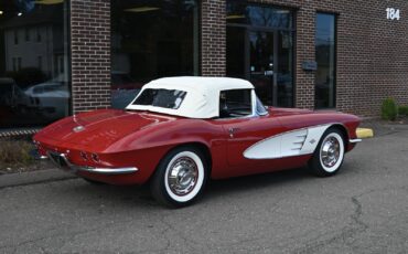Chevrolet-Corvette-1961-Convertible-23