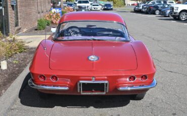 Chevrolet-Corvette-1961-Convertible-4