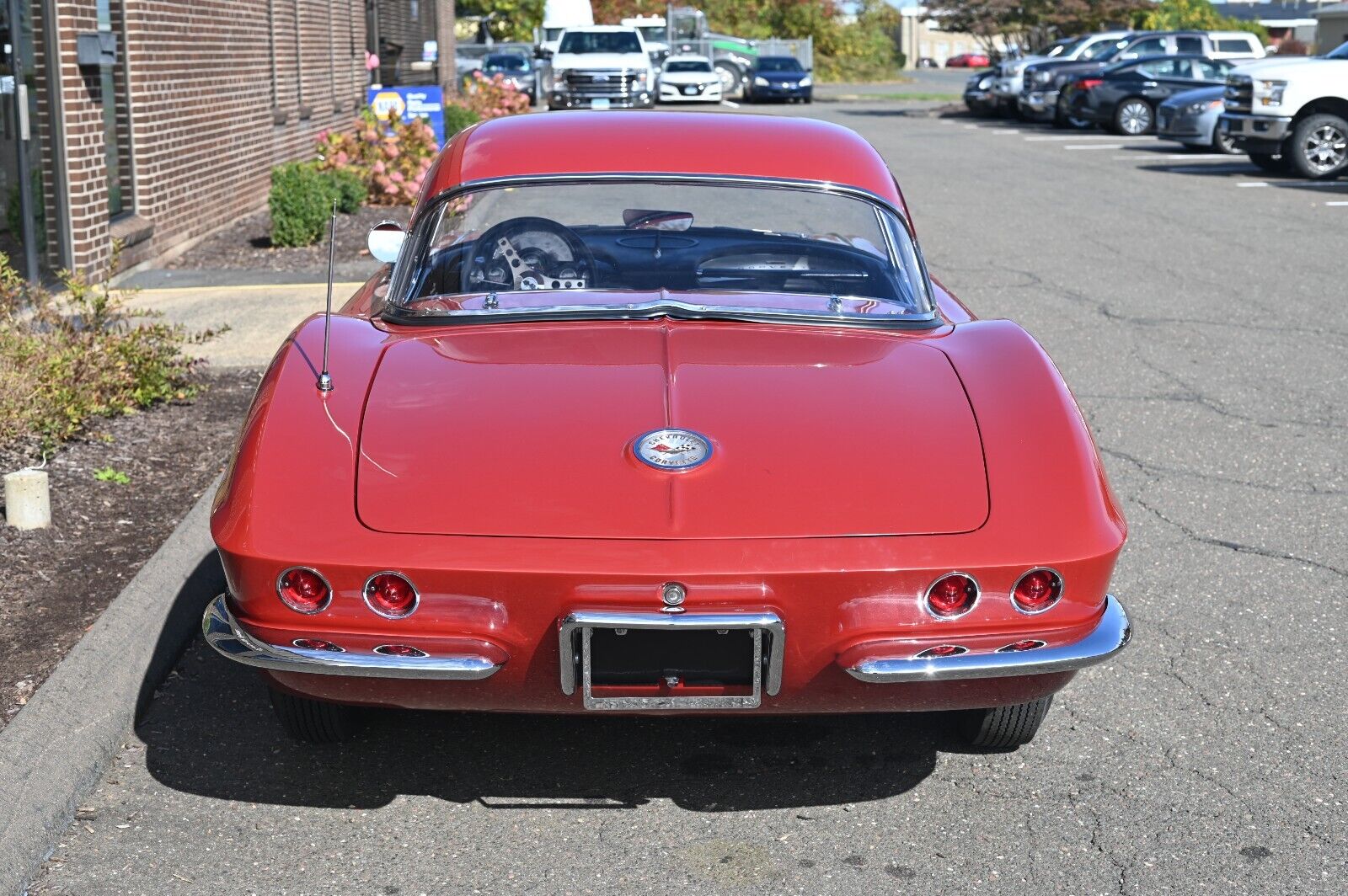 Chevrolet-Corvette-1961-Convertible-4