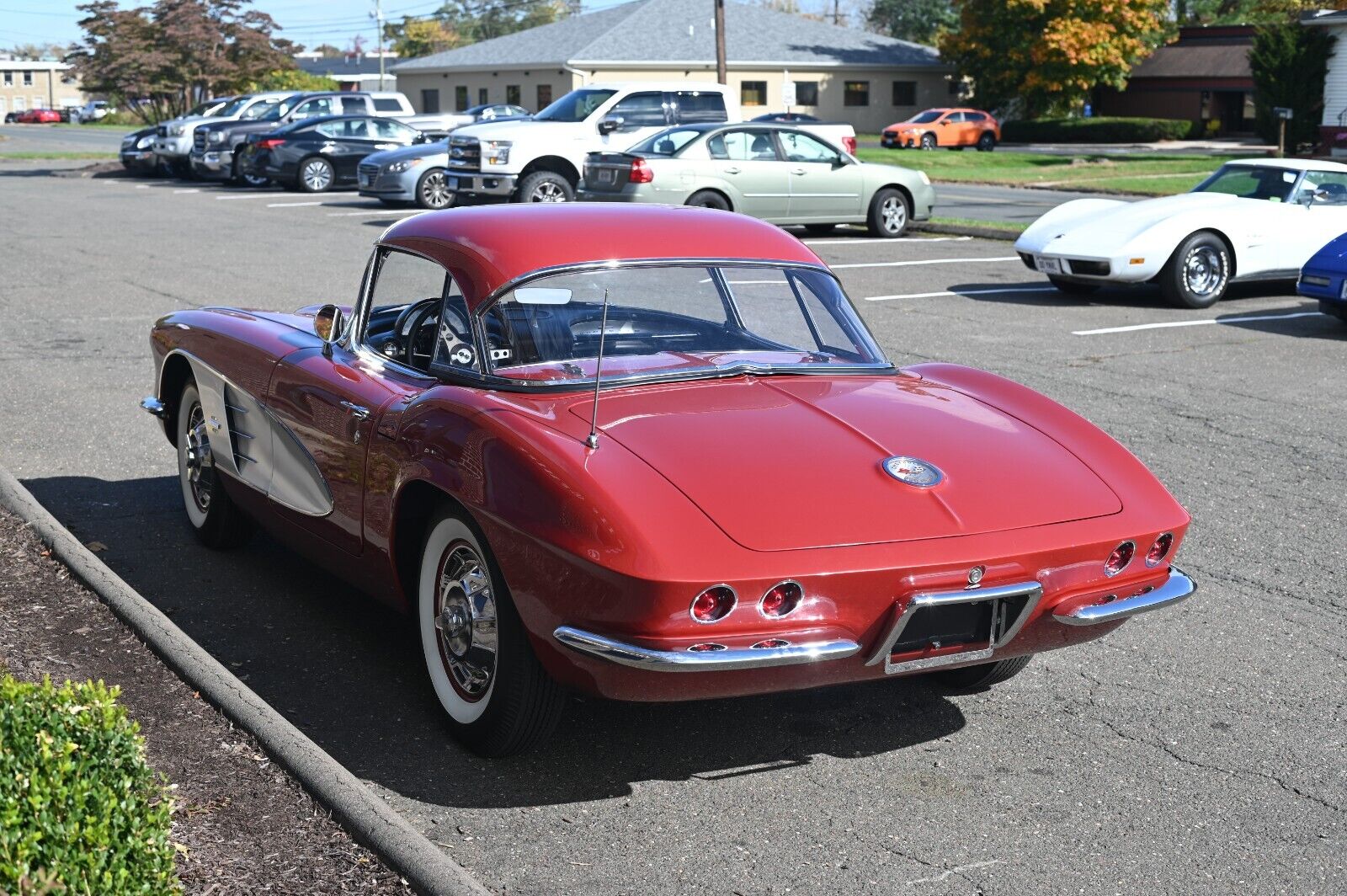 Chevrolet-Corvette-1961-Convertible-5