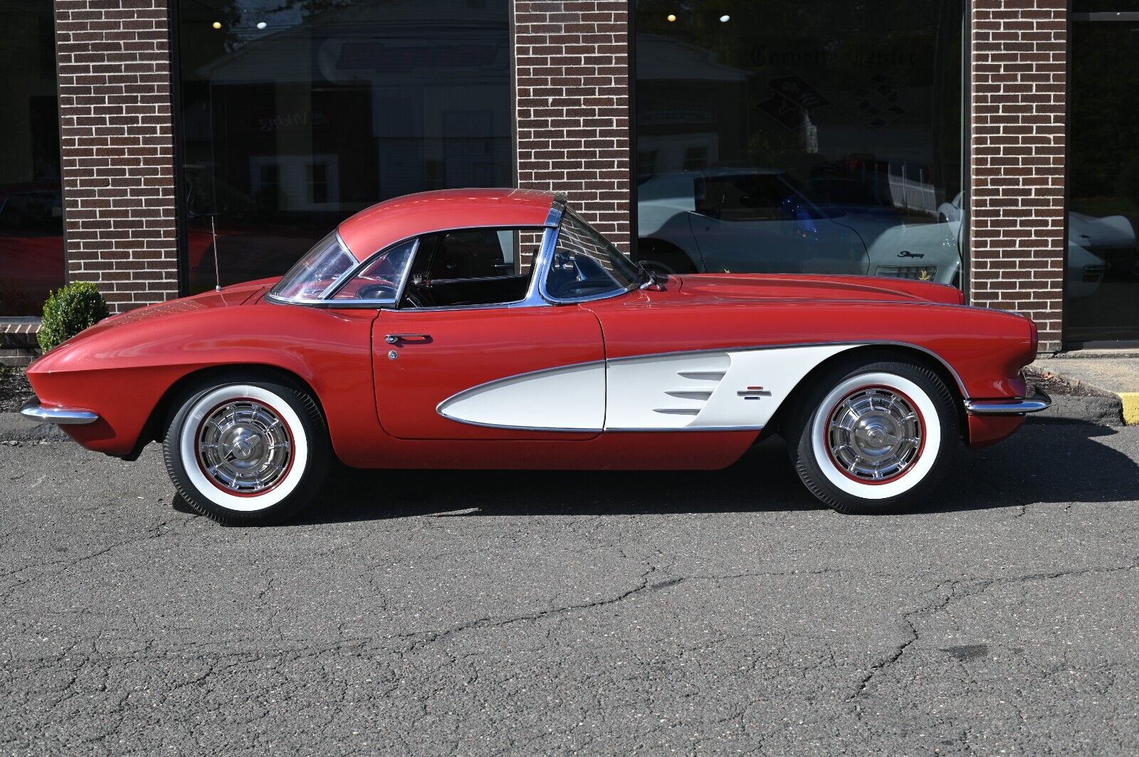 Chevrolet-Corvette-1961-Convertible