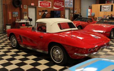 Chevrolet-Corvette-1962-Convertible-10