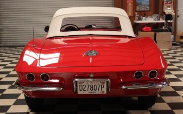 Chevrolet-Corvette-1962-Convertible-11
