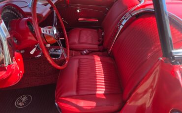 Chevrolet-Corvette-1962-Convertible-17