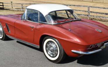 Chevrolet-Corvette-1962-Convertible-2