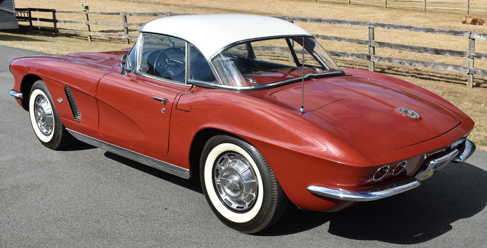 Chevrolet-Corvette-1962-Convertible-2
