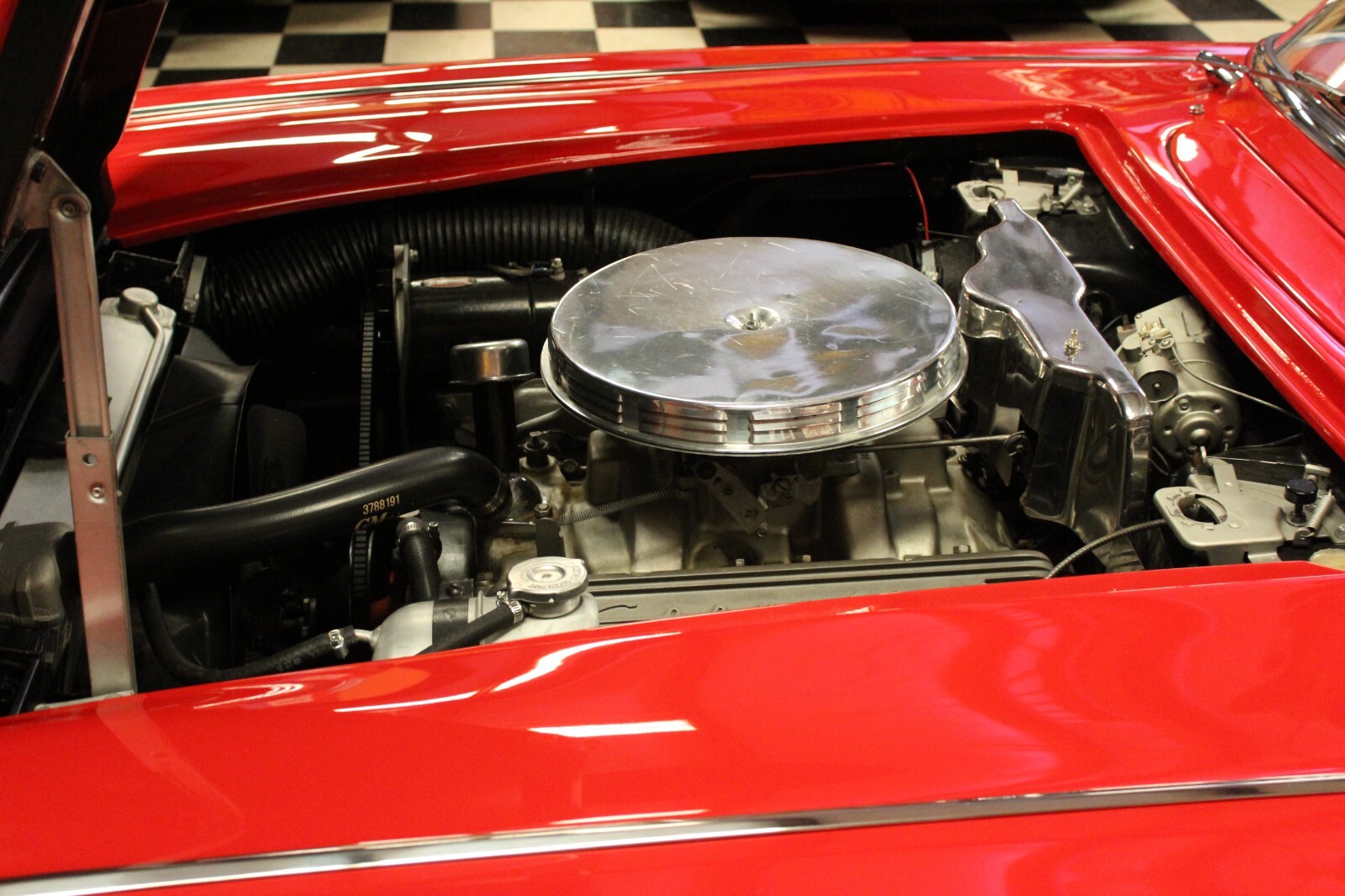 Chevrolet-Corvette-1962-Convertible-25