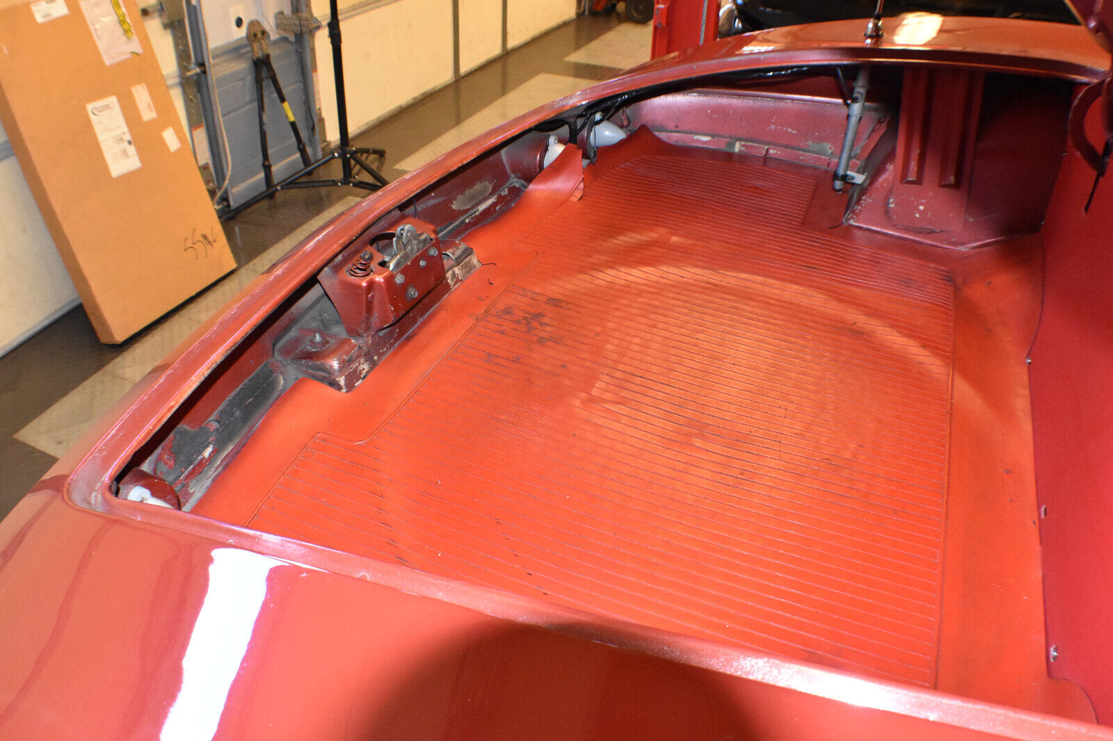 Chevrolet-Corvette-1962-Convertible-25