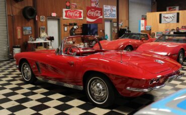 Chevrolet-Corvette-1962-Convertible-3