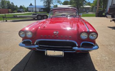 Chevrolet-Corvette-1962-Convertible-3