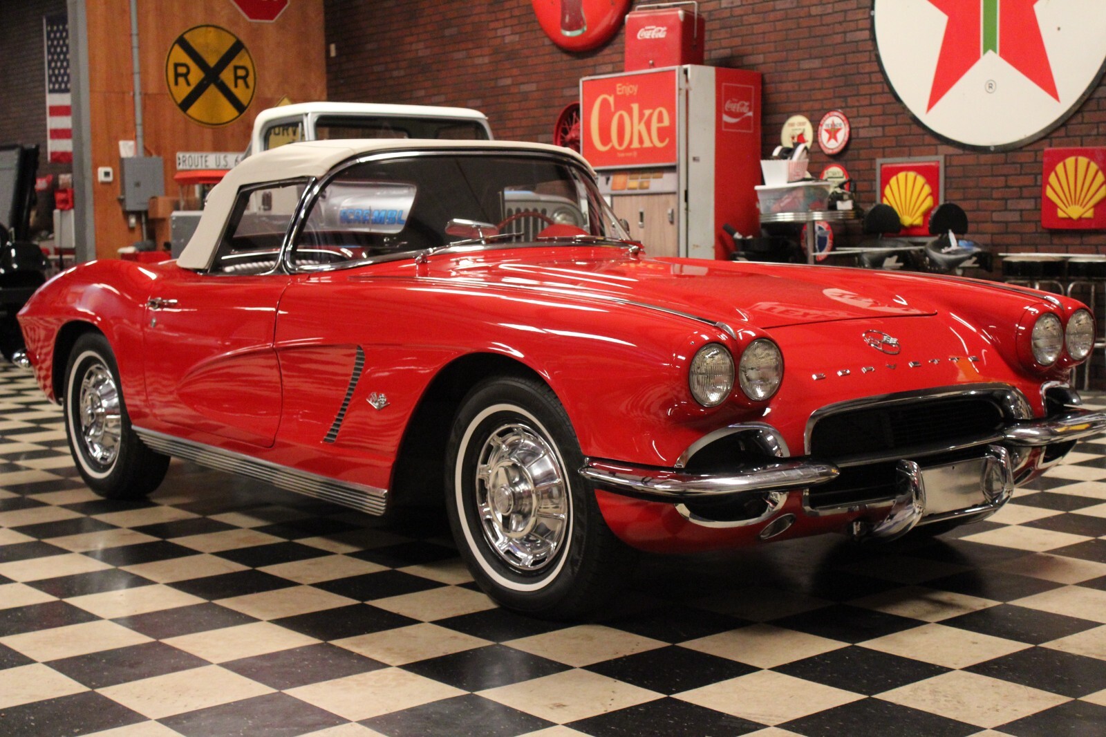 Chevrolet-Corvette-1962-Convertible-7