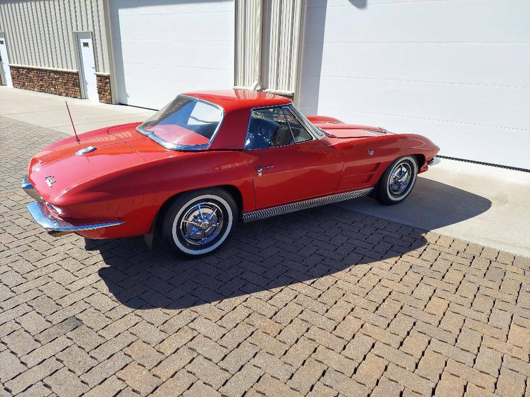Chevrolet-Corvette-1963-2