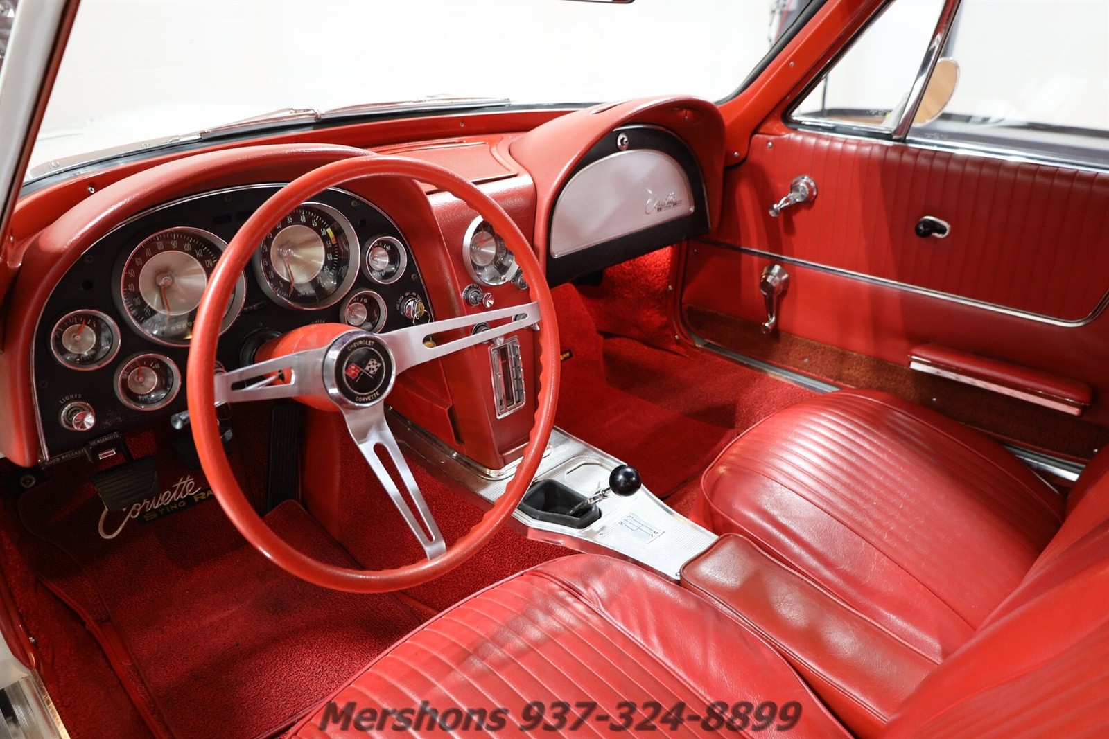 Chevrolet-Corvette-1963-Coupe-1