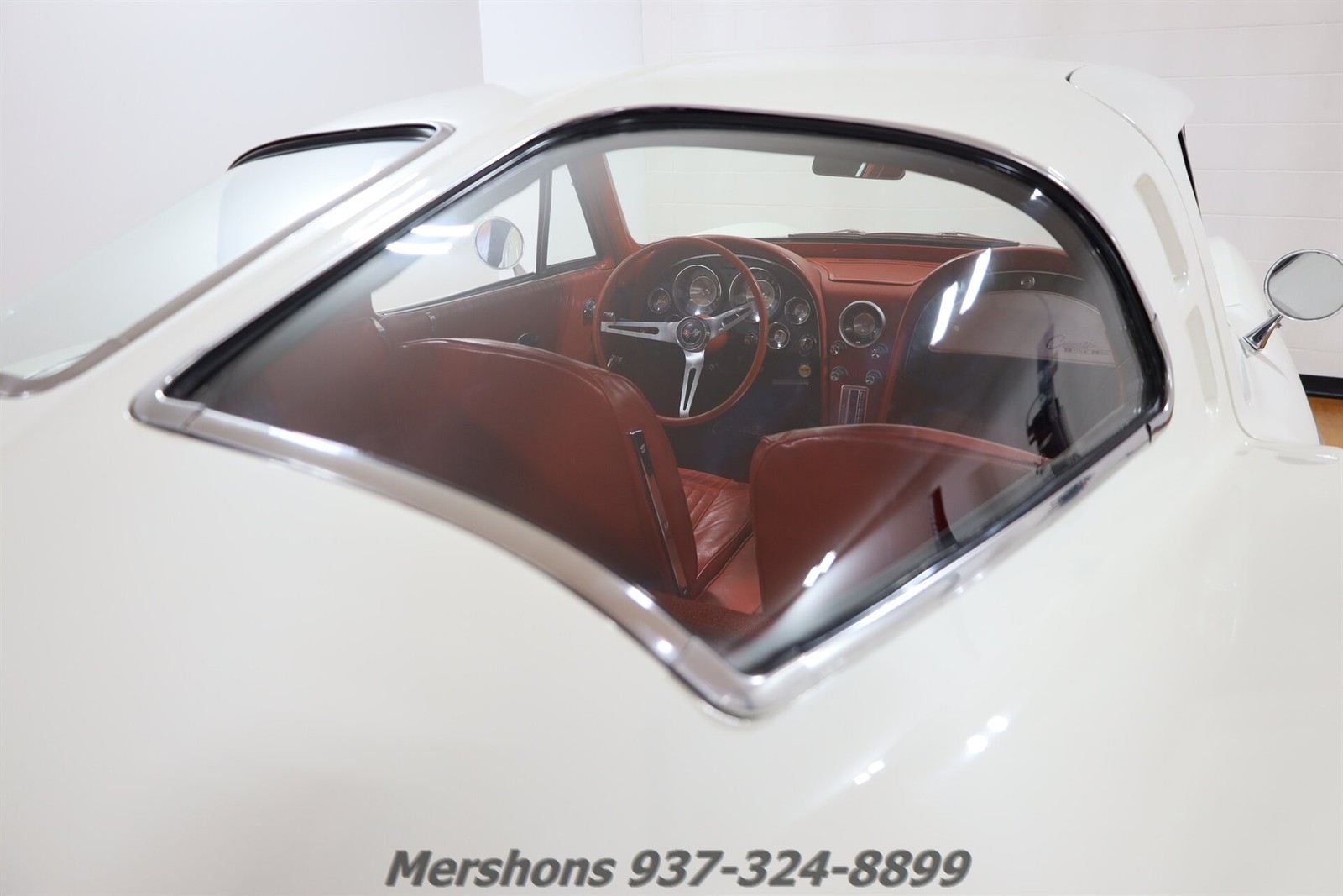 Chevrolet-Corvette-1963-Coupe-10