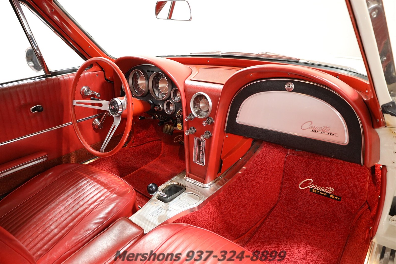 Chevrolet-Corvette-1963-Coupe-13