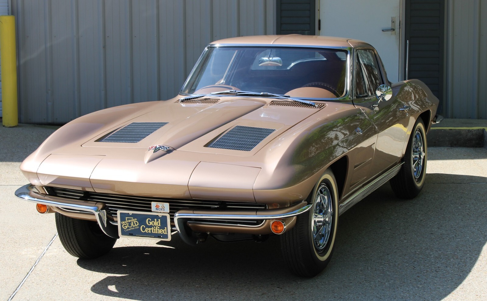 Chevrolet-Corvette-1963-Coupe-2