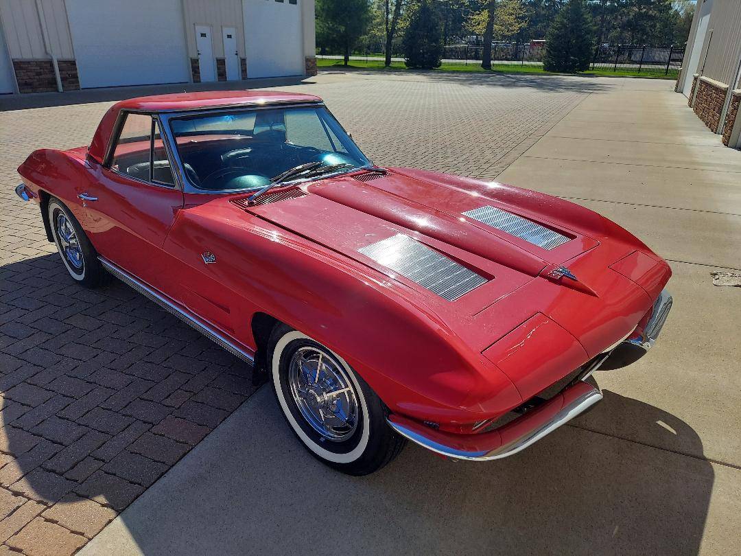 Chevrolet-Corvette-1963