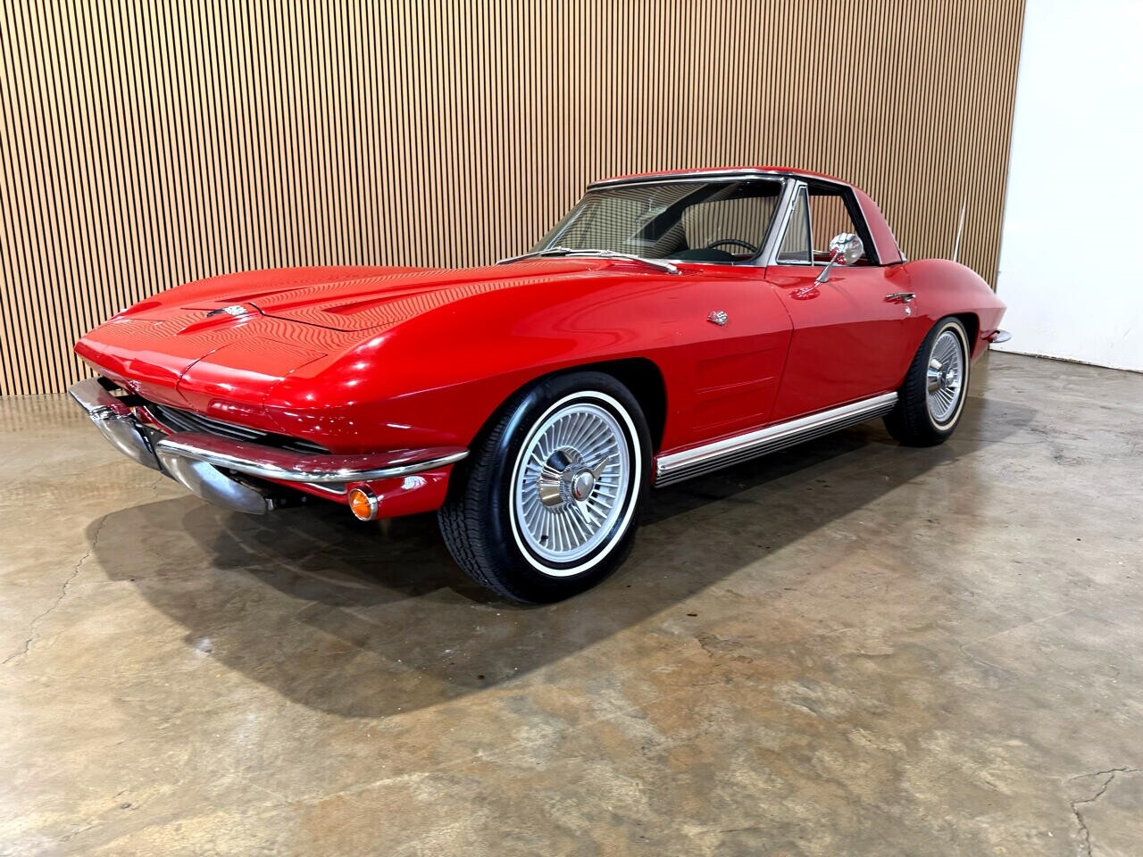 Chevrolet-Corvette-1964-Classic-Car-1