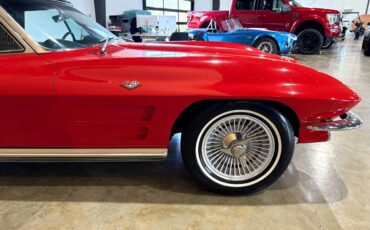 Chevrolet-Corvette-1964-Classic-Car-11