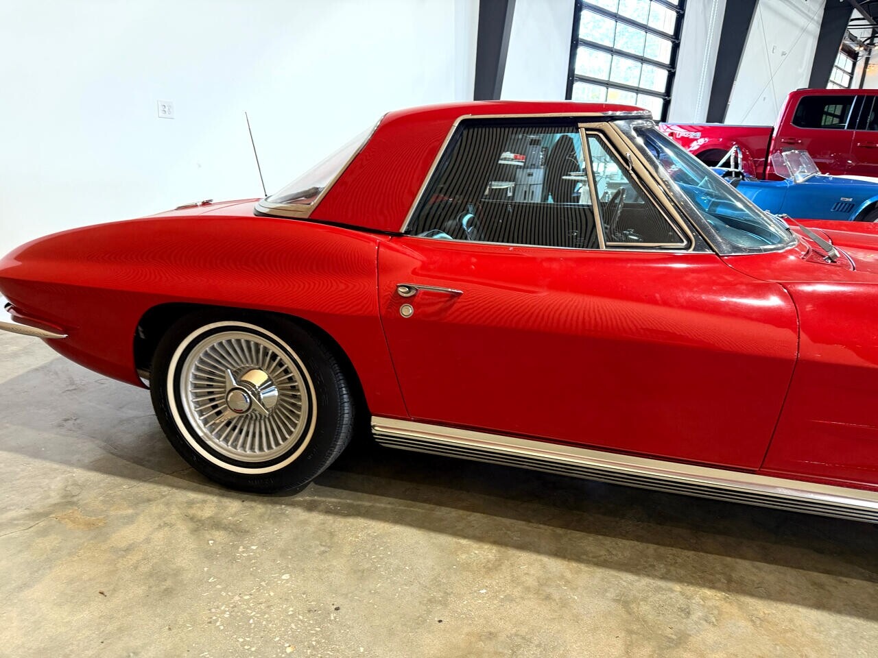 Chevrolet-Corvette-1964-Classic-Car-12