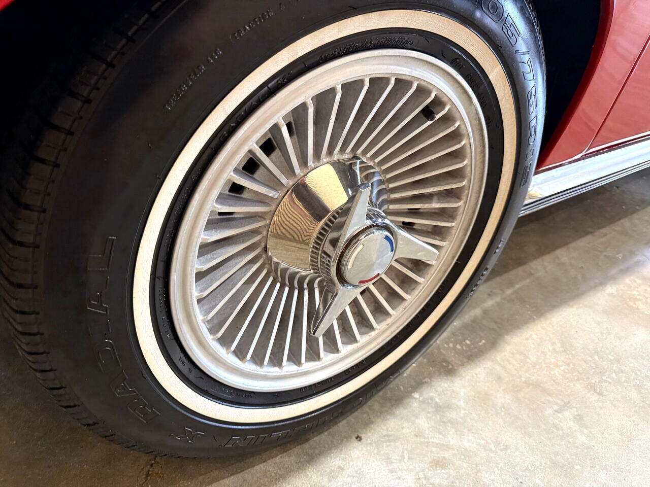 Chevrolet-Corvette-1964-Classic-Car-17