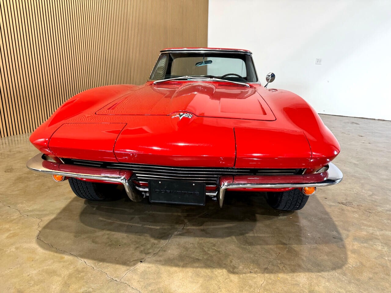 Chevrolet-Corvette-1964-Classic-Car-2