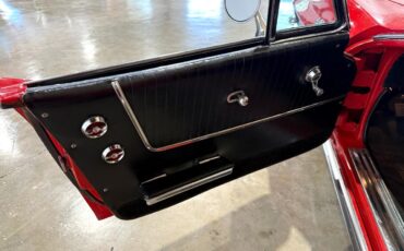 Chevrolet-Corvette-1964-Classic-Car-22