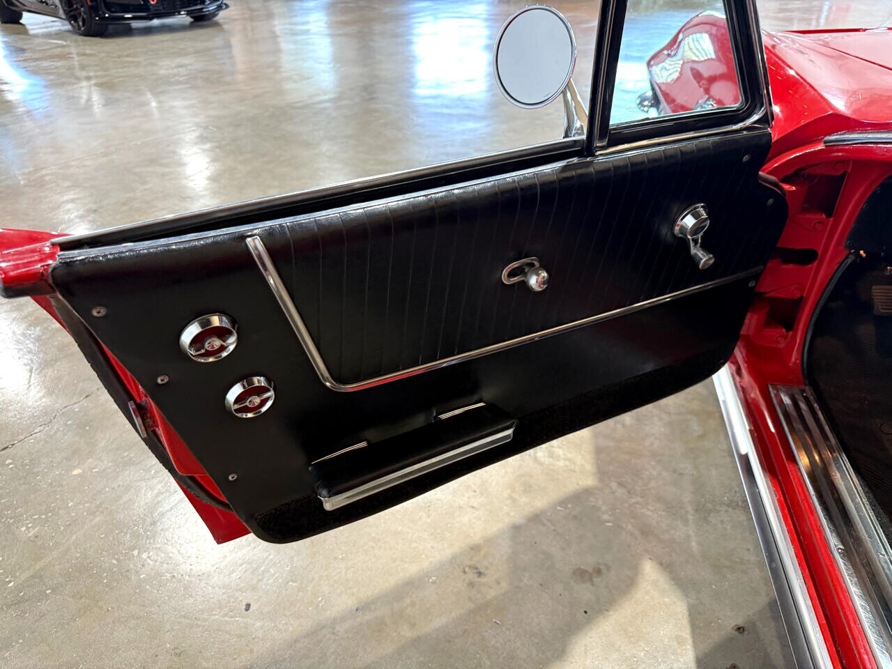 Chevrolet-Corvette-1964-Classic-Car-22