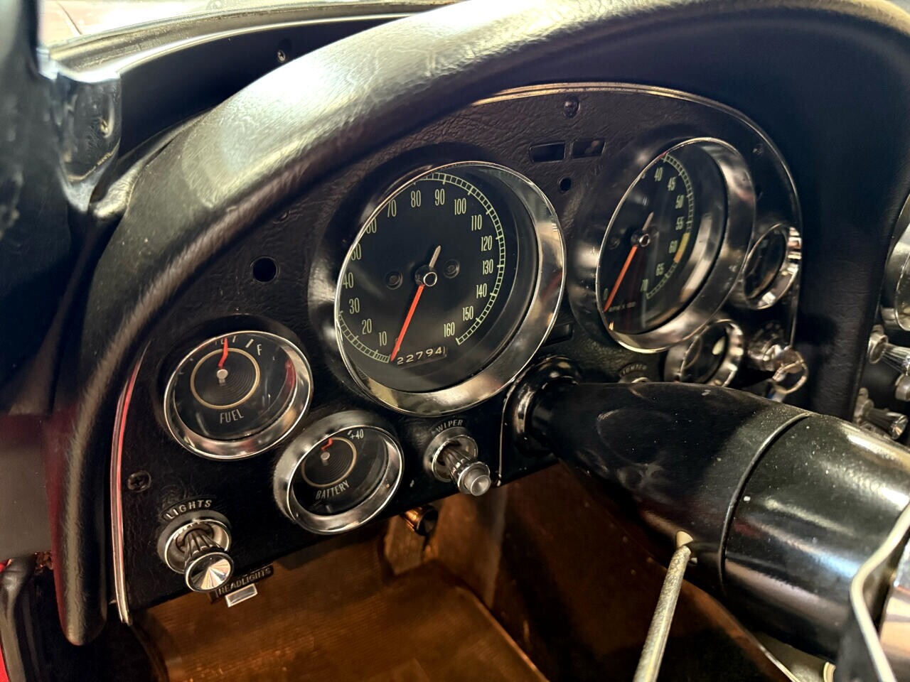 Chevrolet-Corvette-1964-Classic-Car-23