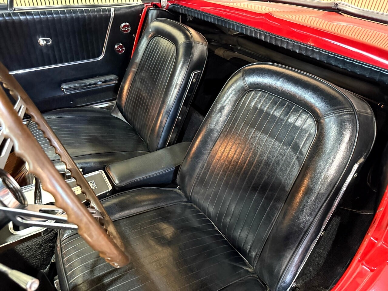 Chevrolet-Corvette-1964-Classic-Car-29