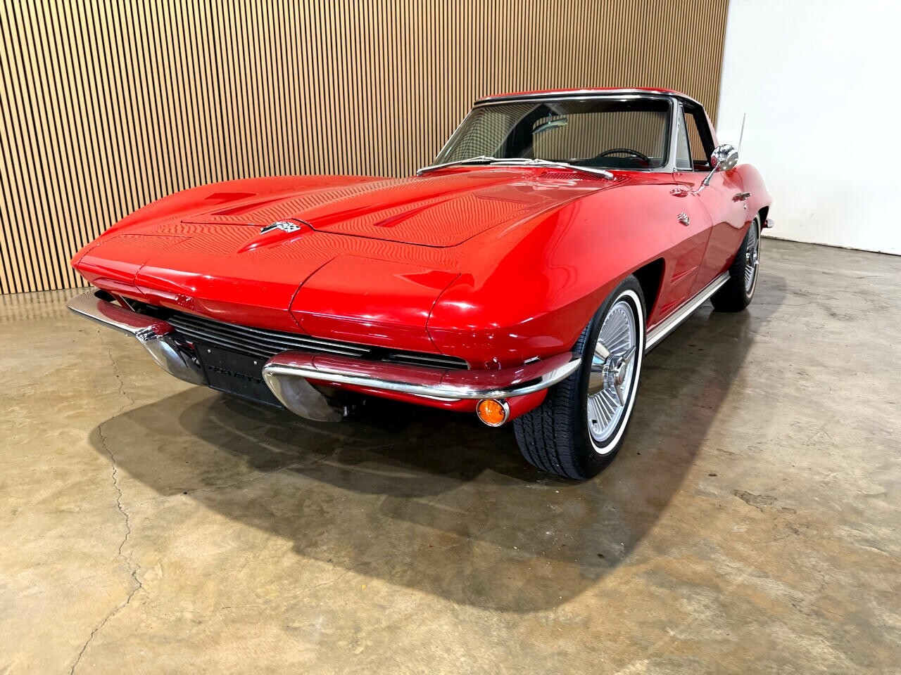 Chevrolet-Corvette-1964-Classic-Car-3