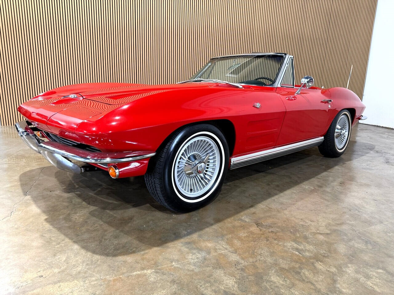Chevrolet-Corvette-1964-Classic-Car-30