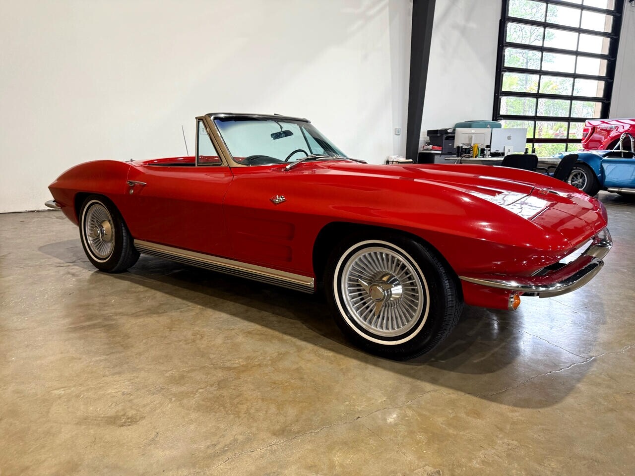 Chevrolet-Corvette-1964-Classic-Car-35