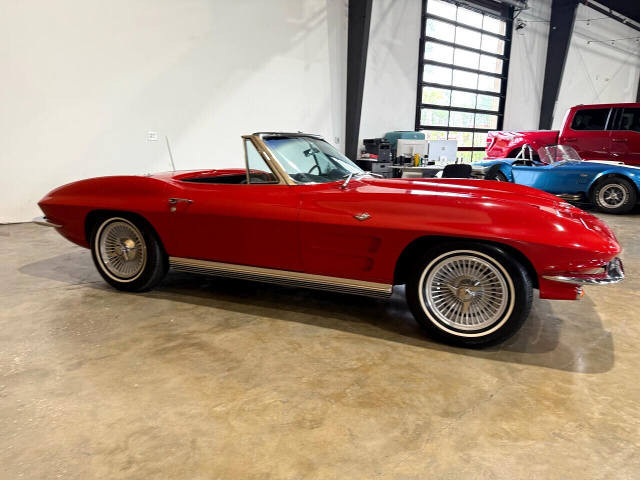 Chevrolet-Corvette-1964-Classic-Car-36