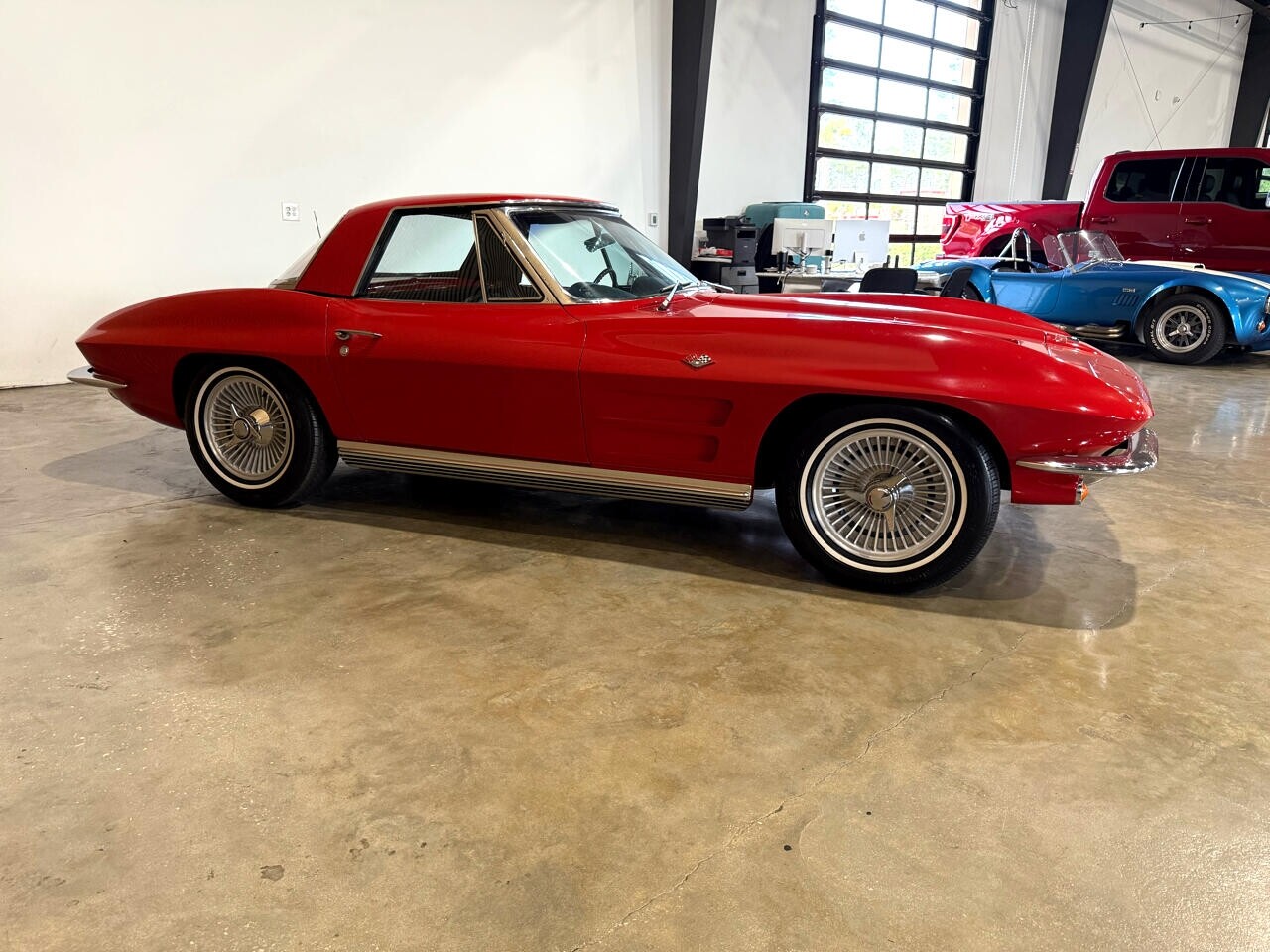 Chevrolet-Corvette-1964-Classic-Car-9